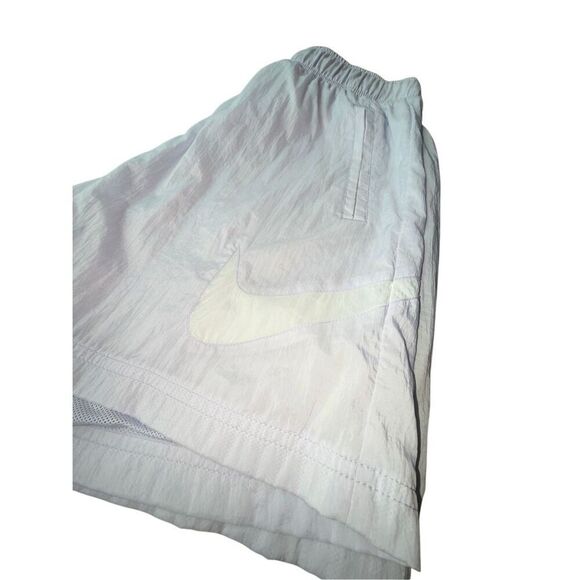 Nike EYBL Player Exclusive Women’s Lilac Nylon Windbreaker Training Shorts Size - Picture 3 of 12